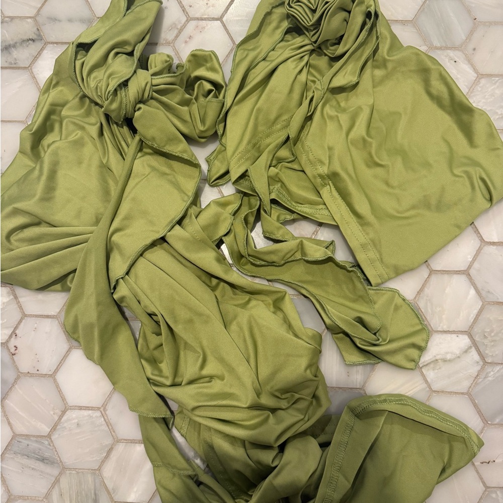 Green Two-Piece Ruched Dress - Picture 3 of 3